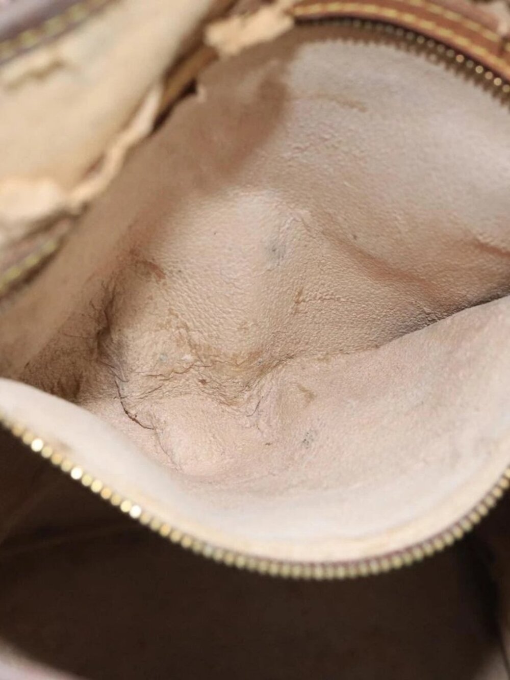 LOUIS VUITTON Monogram Bucket GM Shoulder Bag - Picture 13 of 16